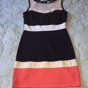 Windsor Sleeveless Bodycom dress Sz M .Color Block